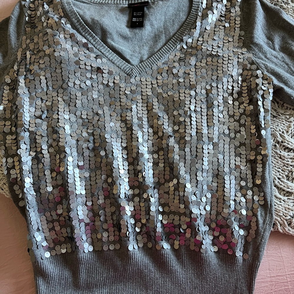 3/4 sleeve v-neck sweater